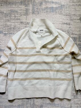 NWT aerie Women's Cream & Tan Striped V-Neck Sweater
